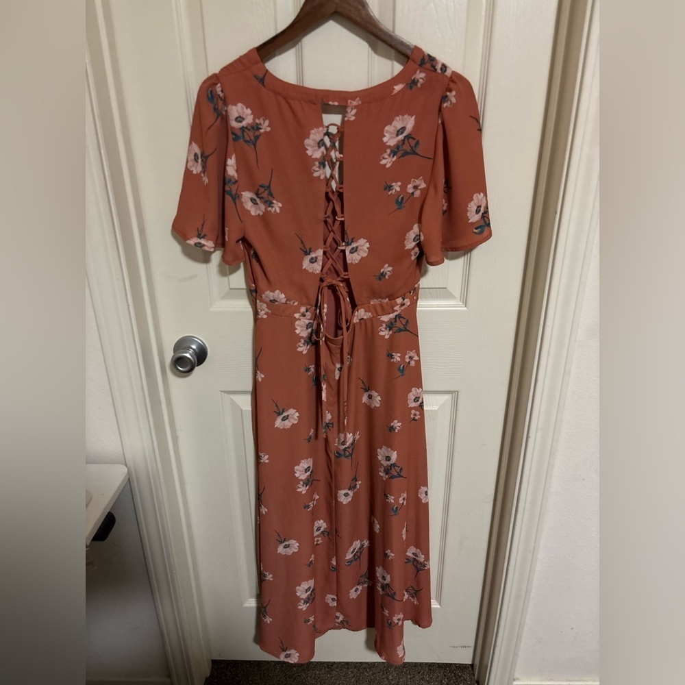 June & Hudson Floral spring Wrap Hi-Low Lace-Up Back bold print vacation dress - Picture 5 of 8